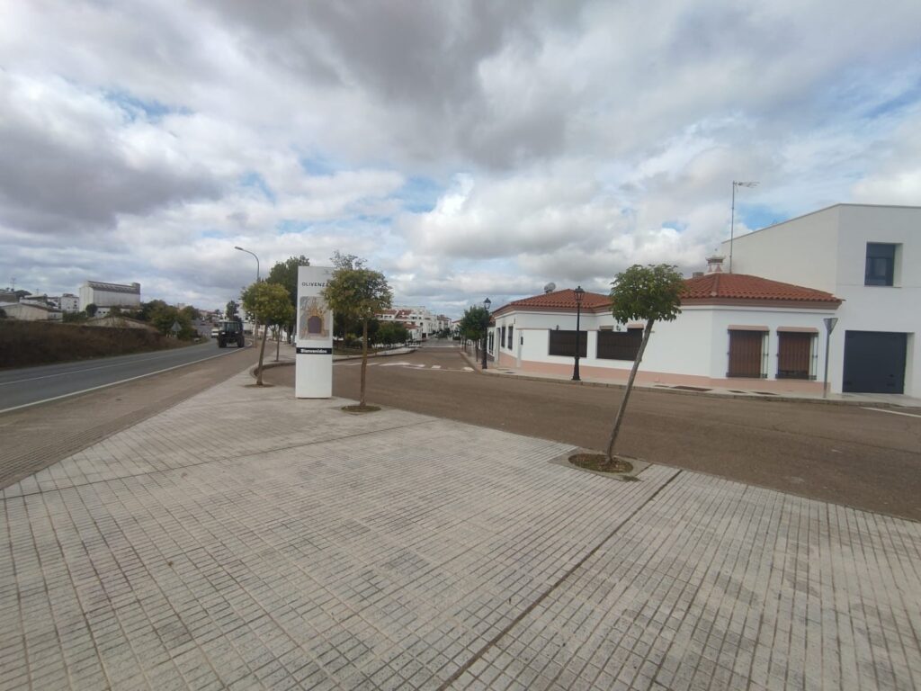 Solar de 200 metros cuadrados con proyecto de obra. En Olivenza