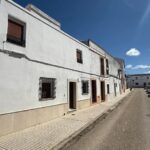 Gran casa de 180 metros cuadrados, aproximadamente, en pleno centro de Olivenza. Gran casa de 180 metros cuadrados, aproximadamente, en pleno centro de Olivenza.