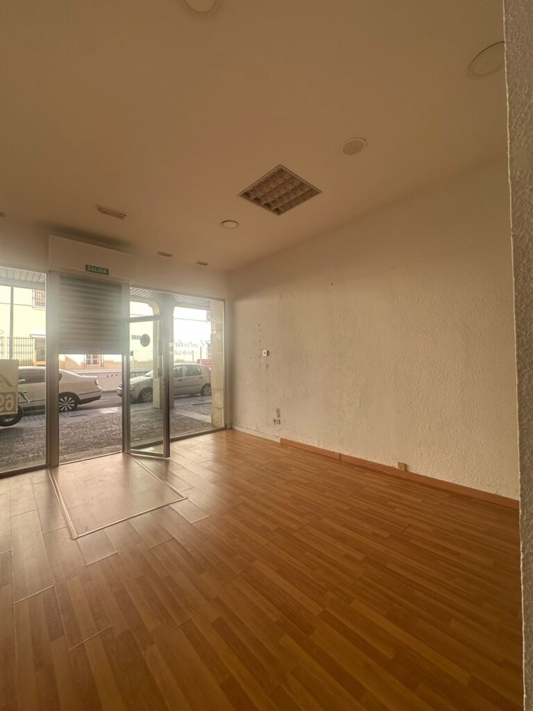 Local comercial en alquiler en pleno centro de Badajoz Local comercial en alquiler en pleno centro de Badajoz